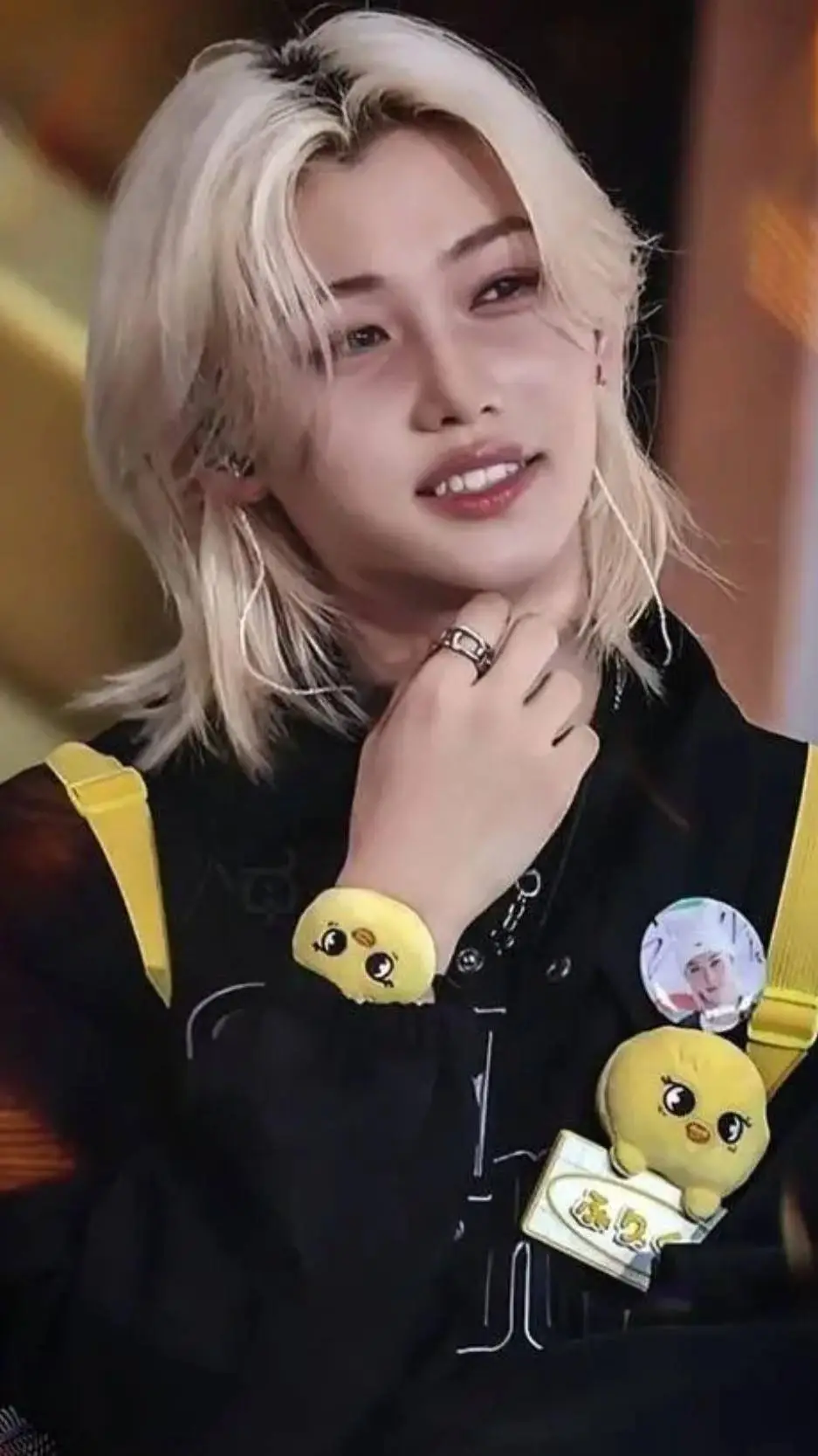 ai character: Felix Best friend  background
