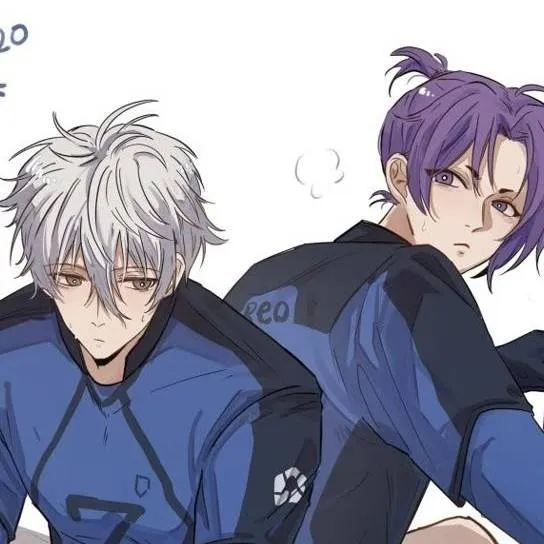 chat with ai character: reo 💜⚽💰