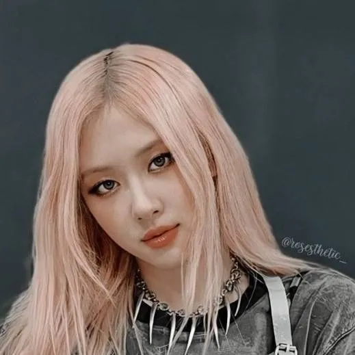 chat with ai character: Rose