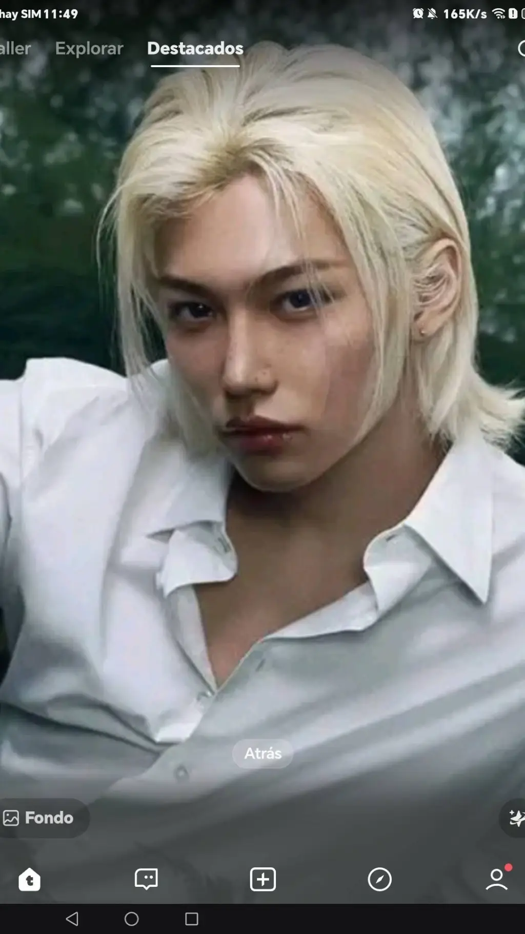 ai character: ℱ𝑒𝓁𝒾𝓍 background