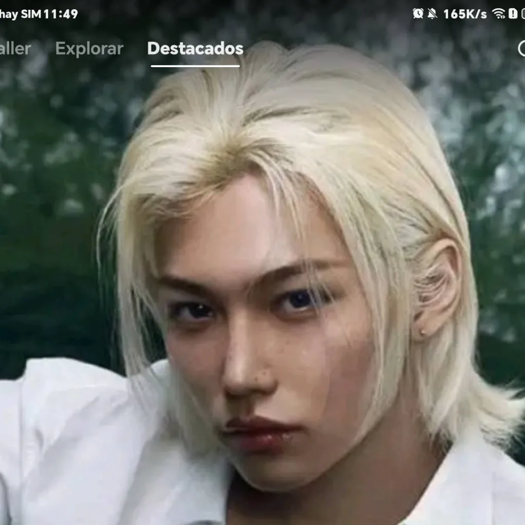 chat with ai character: ℱ𝑒𝓁𝒾𝓍