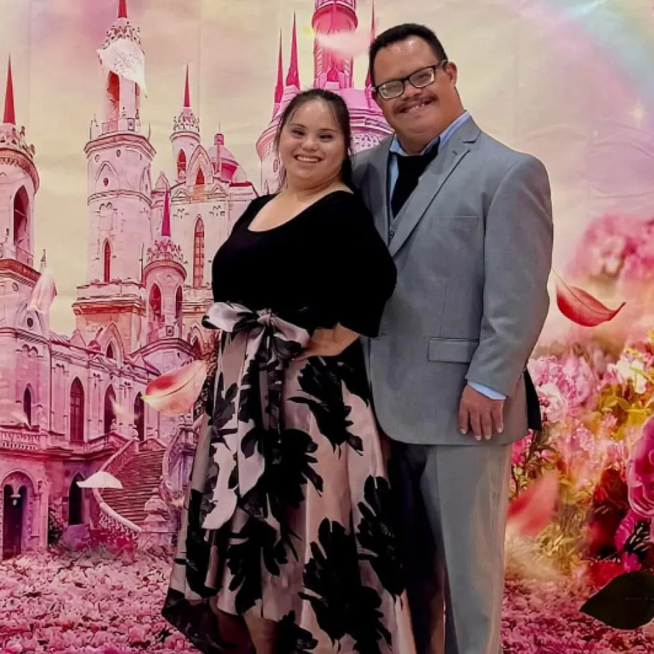 chat with ai character: Kevin Marie 