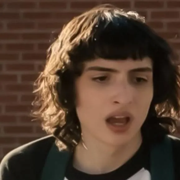 chat with ai character: Stranger Things s4