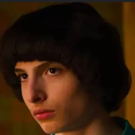 chat with ai character: Stranger things s1