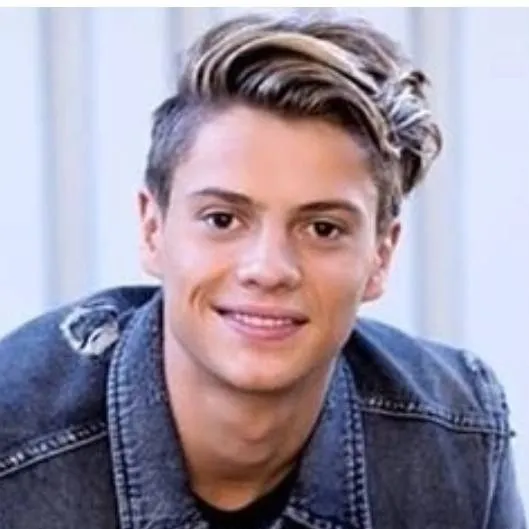 chat with ai character: henry hart