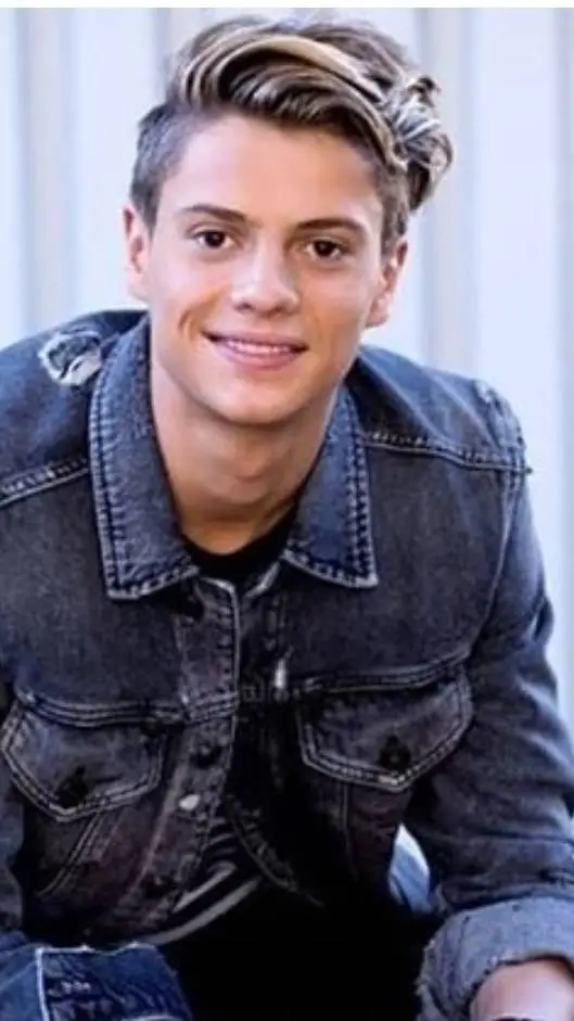 ai character: henry hart background