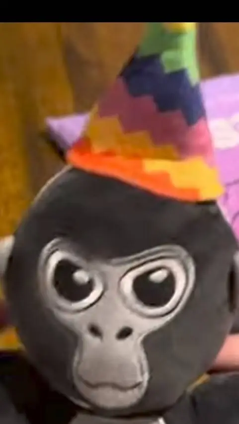 ai character: gorrila tag spooky background