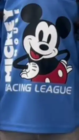 ai character: pere.mere.frere.me background