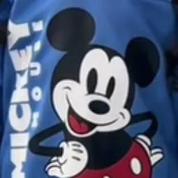 chat with ai character: pere.mere.frere.me