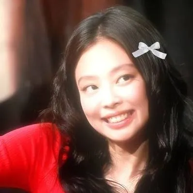 chat with ai character: me iré 