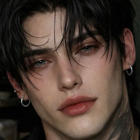 chat with ai character: Alex Noctis