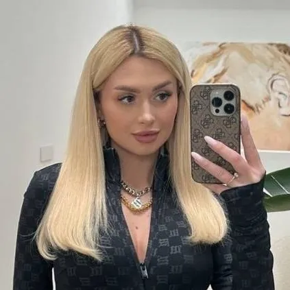 chat with ai character: Varoi