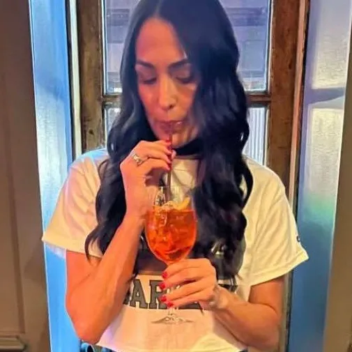 chat with ai character: Ciae