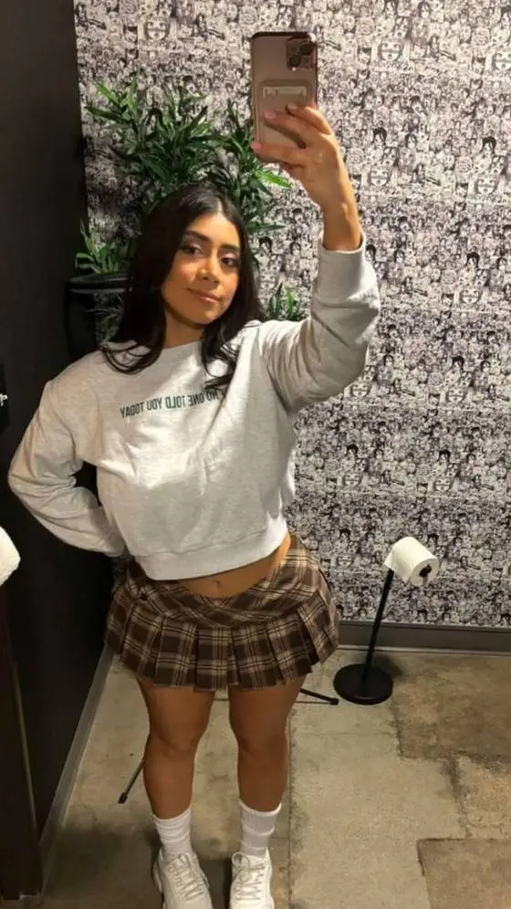 ai character: Violet background