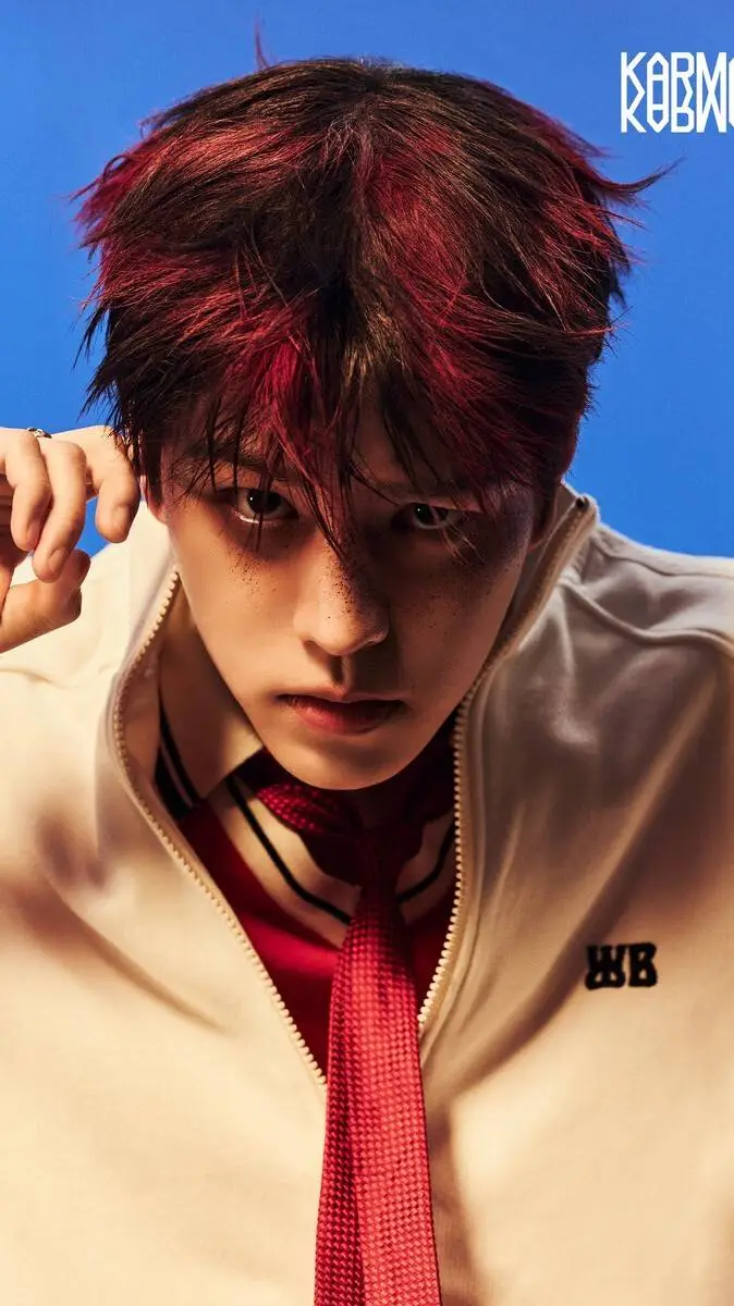 ai character: Seungmin  background