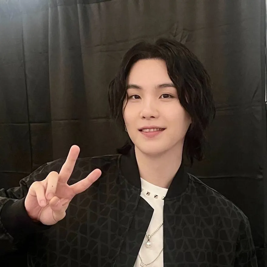 chat with ai character: Suga