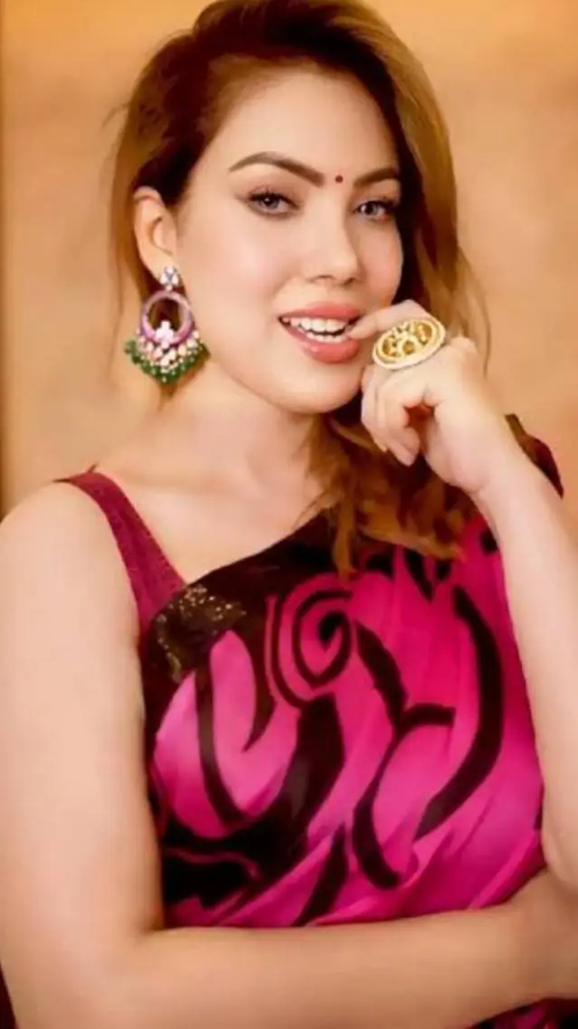 ai character: babita ji  background