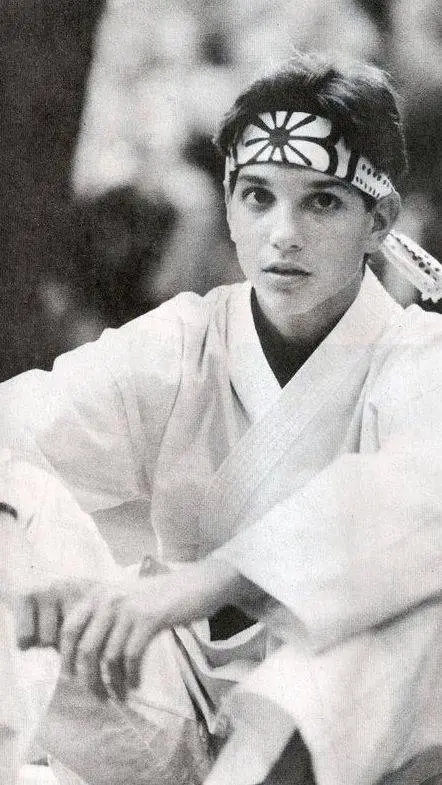 ai character: 💫𝐷𝑎𝑛𝑖𝑒𝑙 𝐿𝑎𝑟𝑢𝑠𝑠𝑜 🥋 background