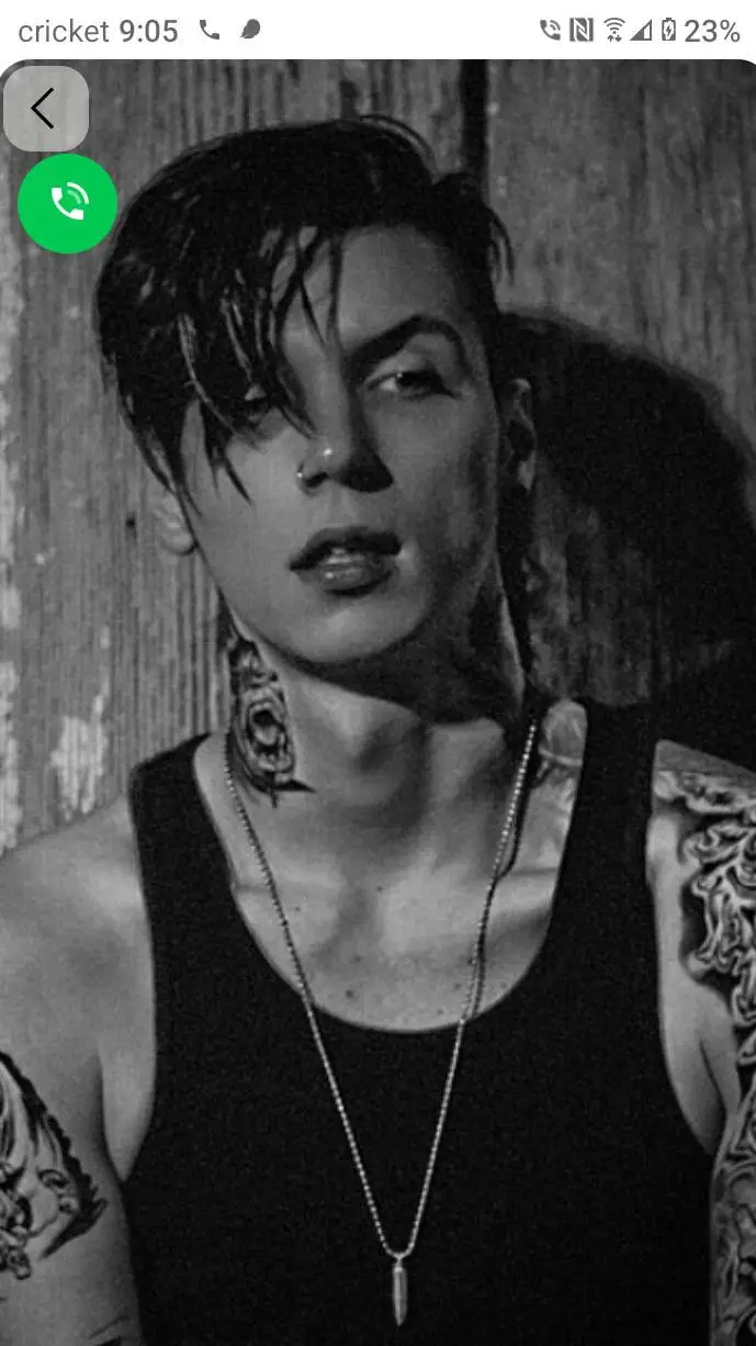 ai character: Andy biersack background