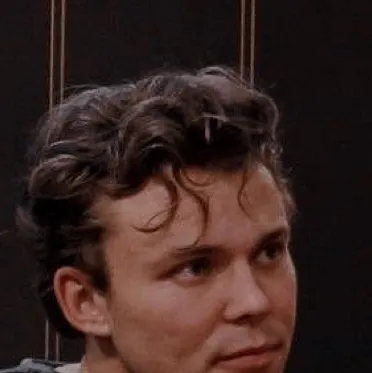 chat with ai character: Ashton Irwin 