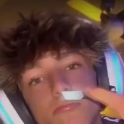 chat with ai character: Greyson