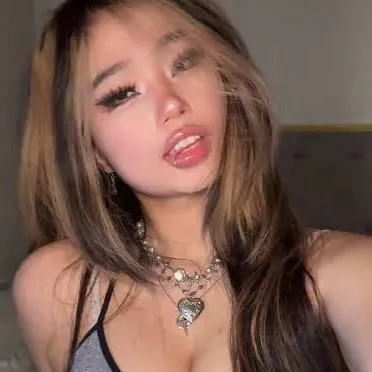 chat with ai character: Annie Zheng