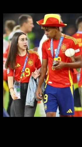 ai character: Lamine yamal background