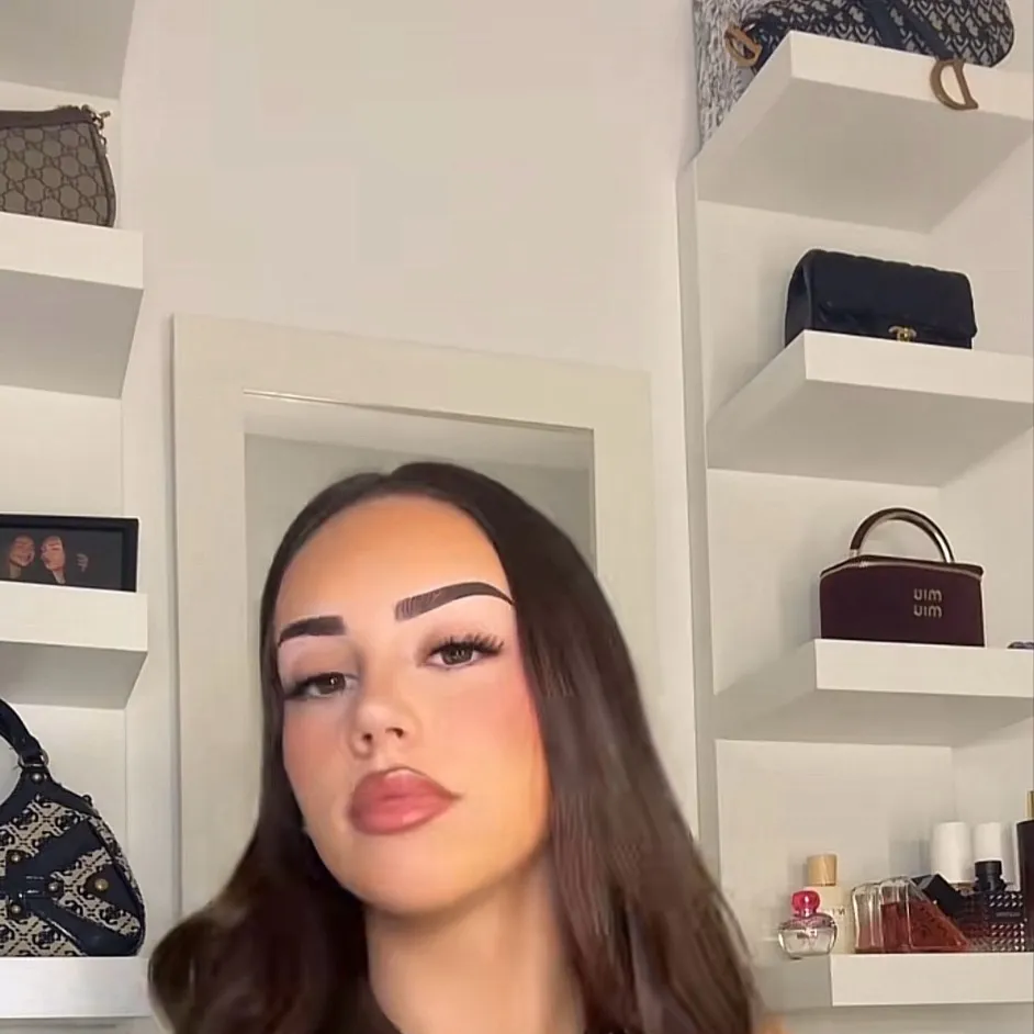 chat with ai character: Alex Padilla 