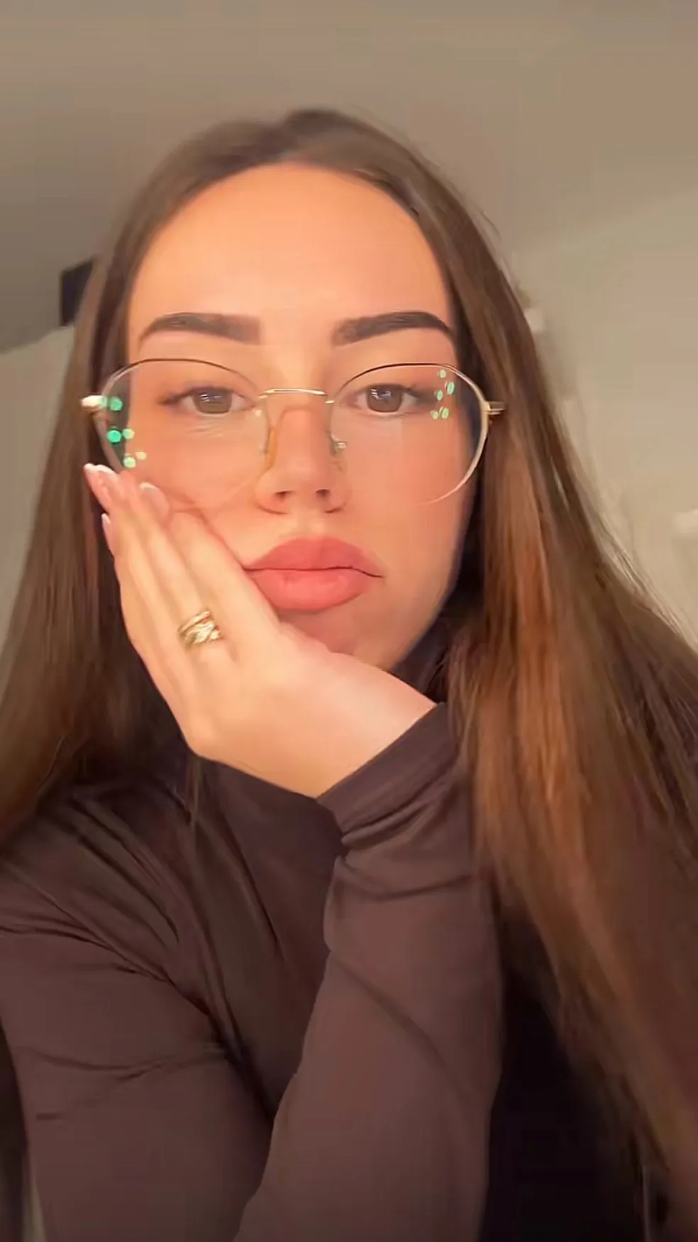 ai character: Alex Padilla  background