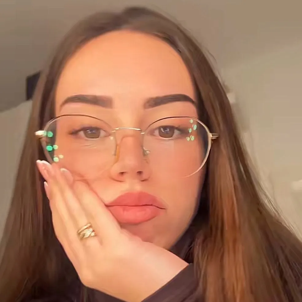 chat with ai character: Alex Padilla 