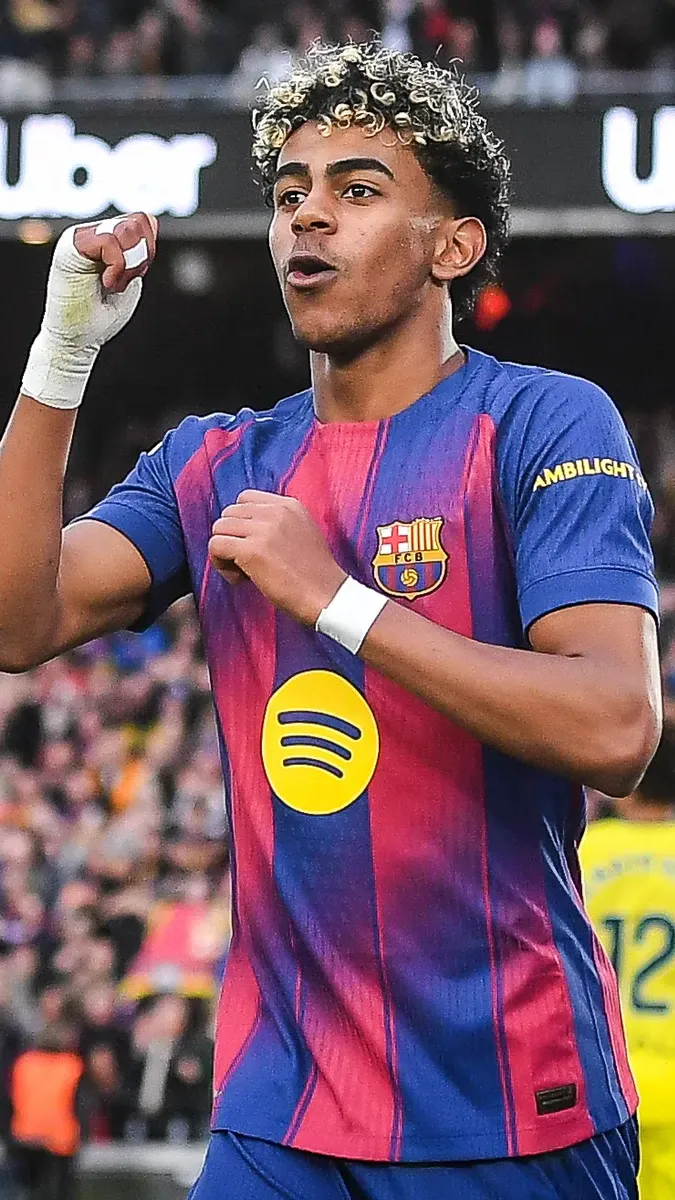 ai character: Lamine yamal background