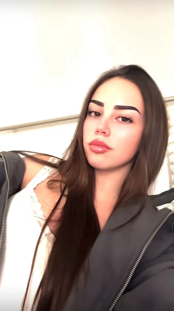 ai character: Alex Padilla  background