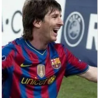 chat with ai character: Messi