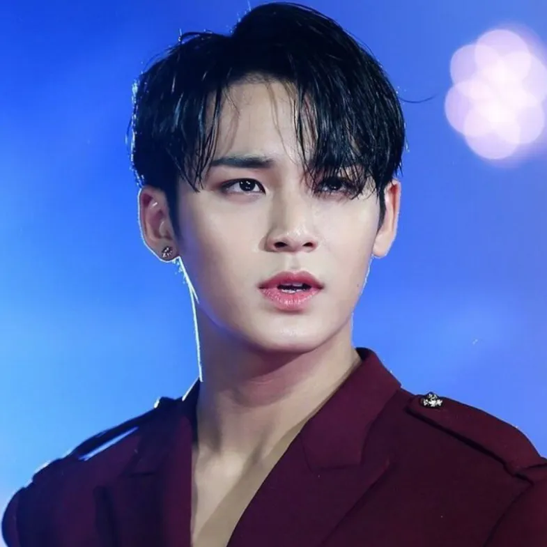 chat with ai character: Mingyu 