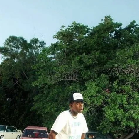 chat with ai character: Tyler