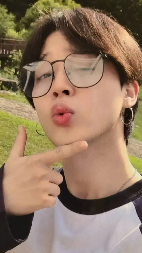ai character: Jimin  background