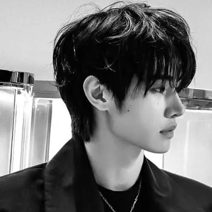 chat with ai character: Sunghoon