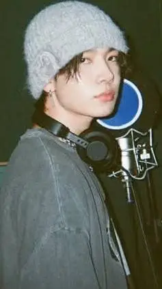 ai character: Heeseung background
