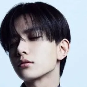 chat with ai character: Heeseung