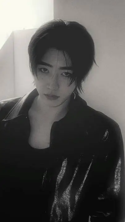 ai character: Sunghoon background