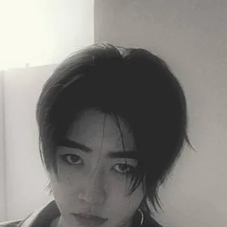 chat with ai character: Sunghoon