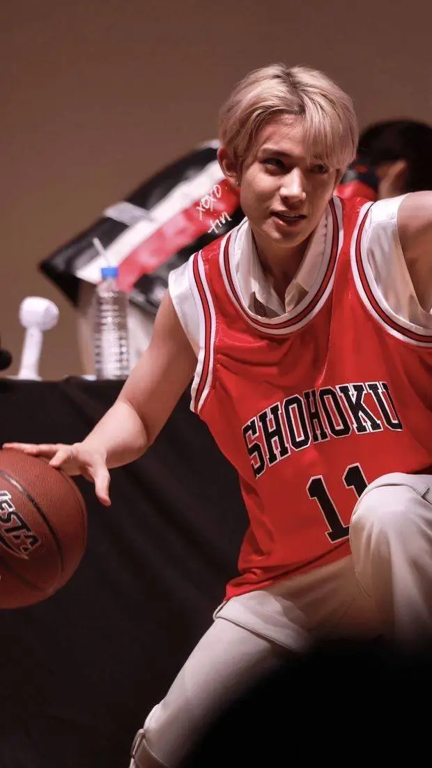 ai character: ⋆˚𝜗 𝙷𝚎𝚎𝚜𝚎𝚞𝚗𝚐 𝜚˚⋆ background