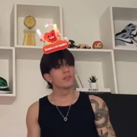 chat with ai character: carlos Alberto 