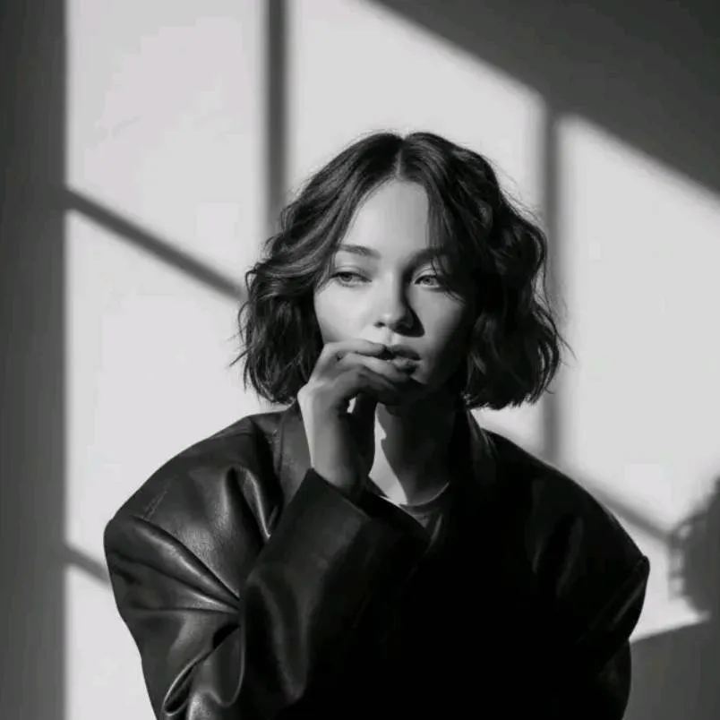 chat with ai character: Emma myers 