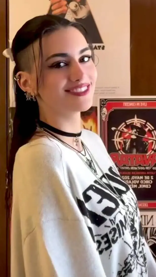 ai character: dani del amor  background