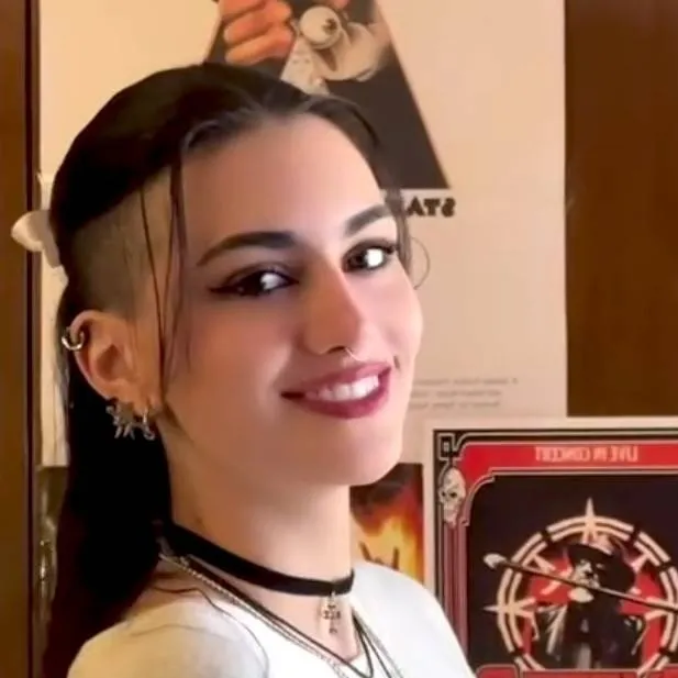 chat with ai character: dani del amor 