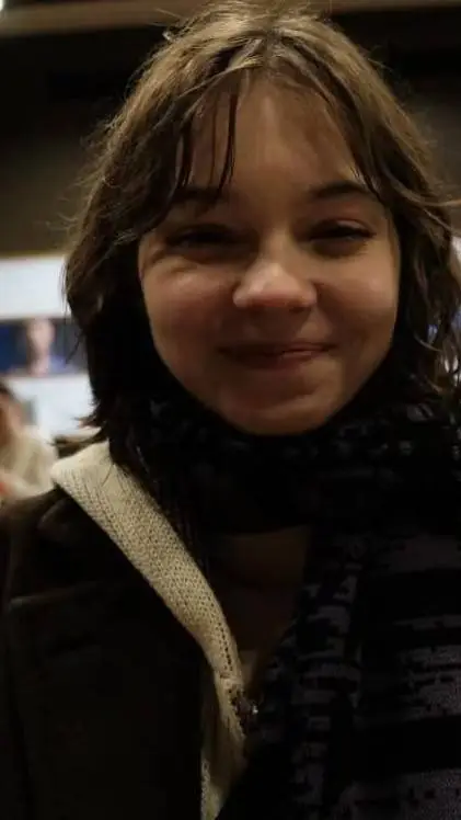 ai character: emma myers  background