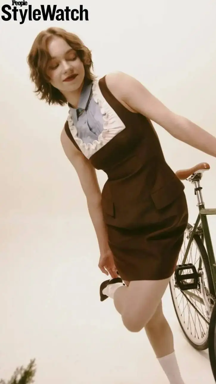 ai character: emma myers  background