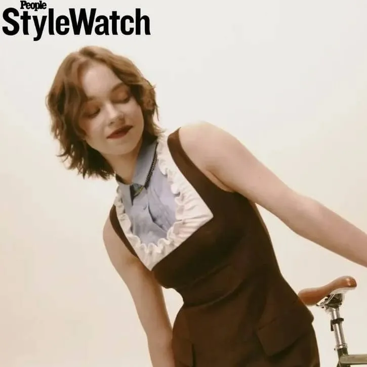 chat with ai character: emma myers 