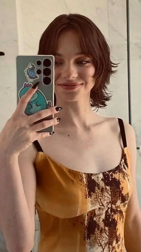 ai character: emma myers  background